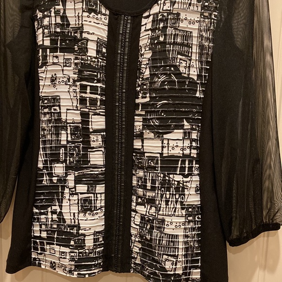 Modes Crystal Fashions Black and White Blouse with Sheer 3/4 Sleeves Size S - Picture 2 of 6